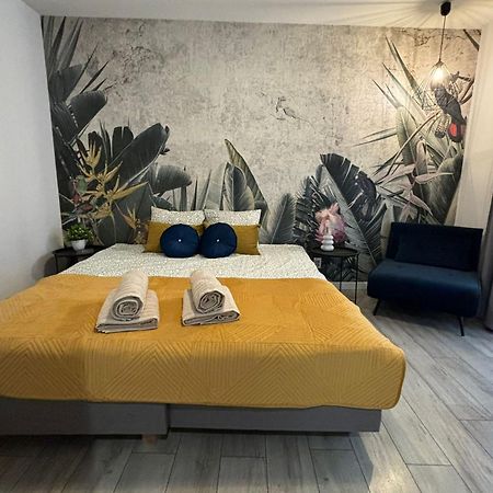 קרקוב Wow! Paradise Aparthotel מראה חיצוני תמונה