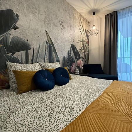 קרקוב Wow! Paradise Aparthotel מראה חיצוני תמונה