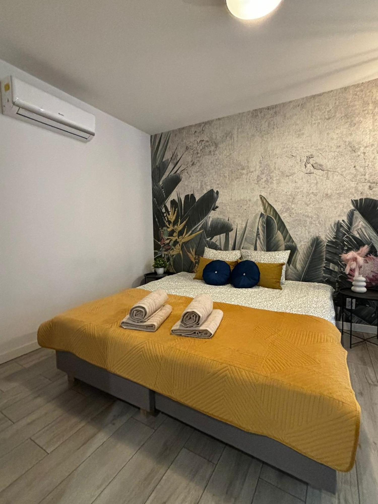 קרקוב Wow! Paradise Aparthotel מראה חיצוני תמונה